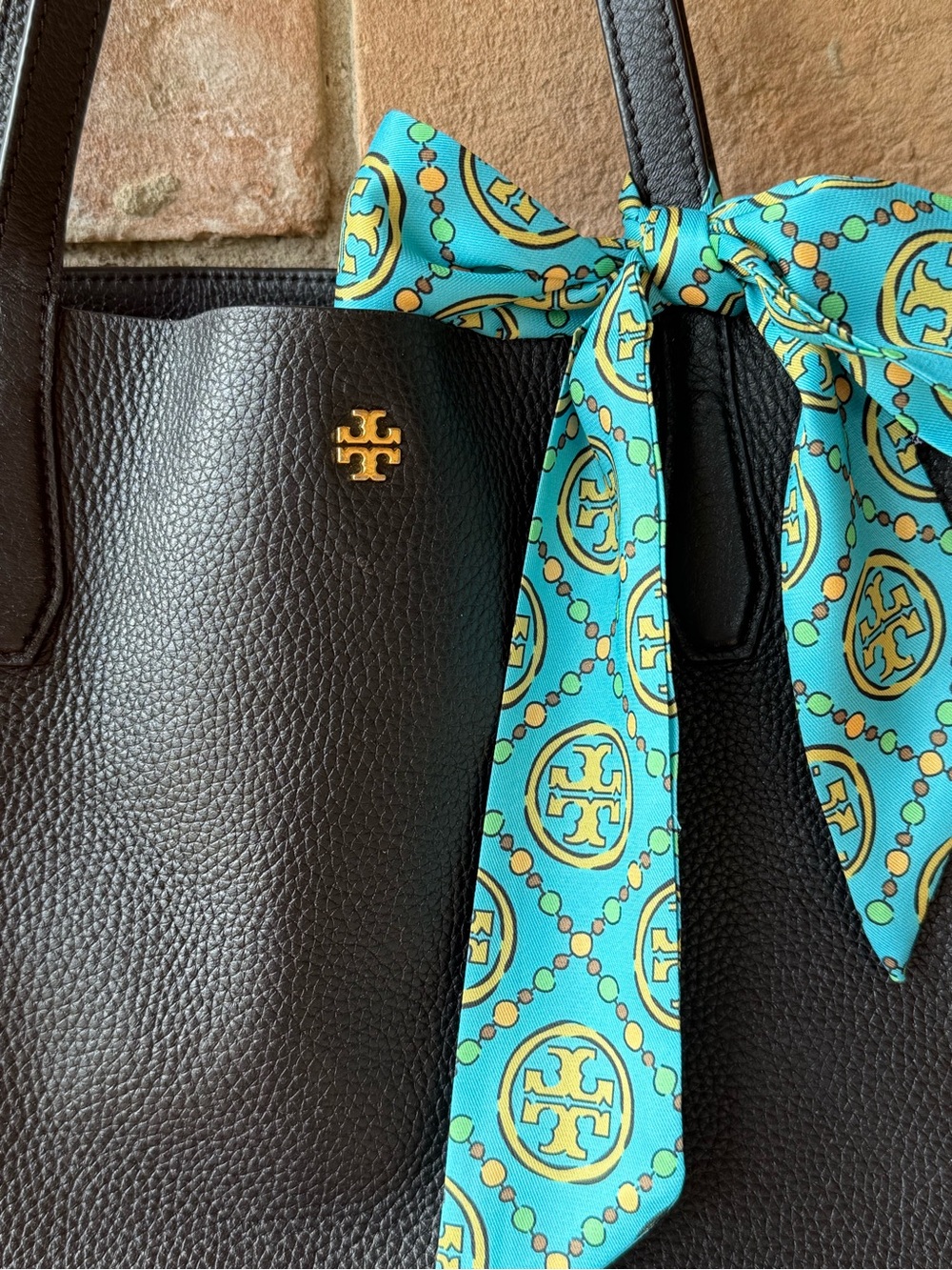 Tory Burch Pebbled leather handbag - Picture 1 of 14